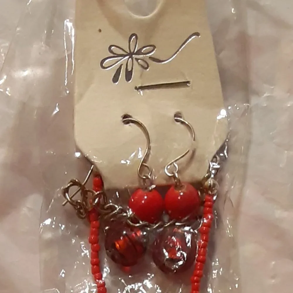 Red Beaded Necklace and Earring Set NEW - Picture 2 of 3